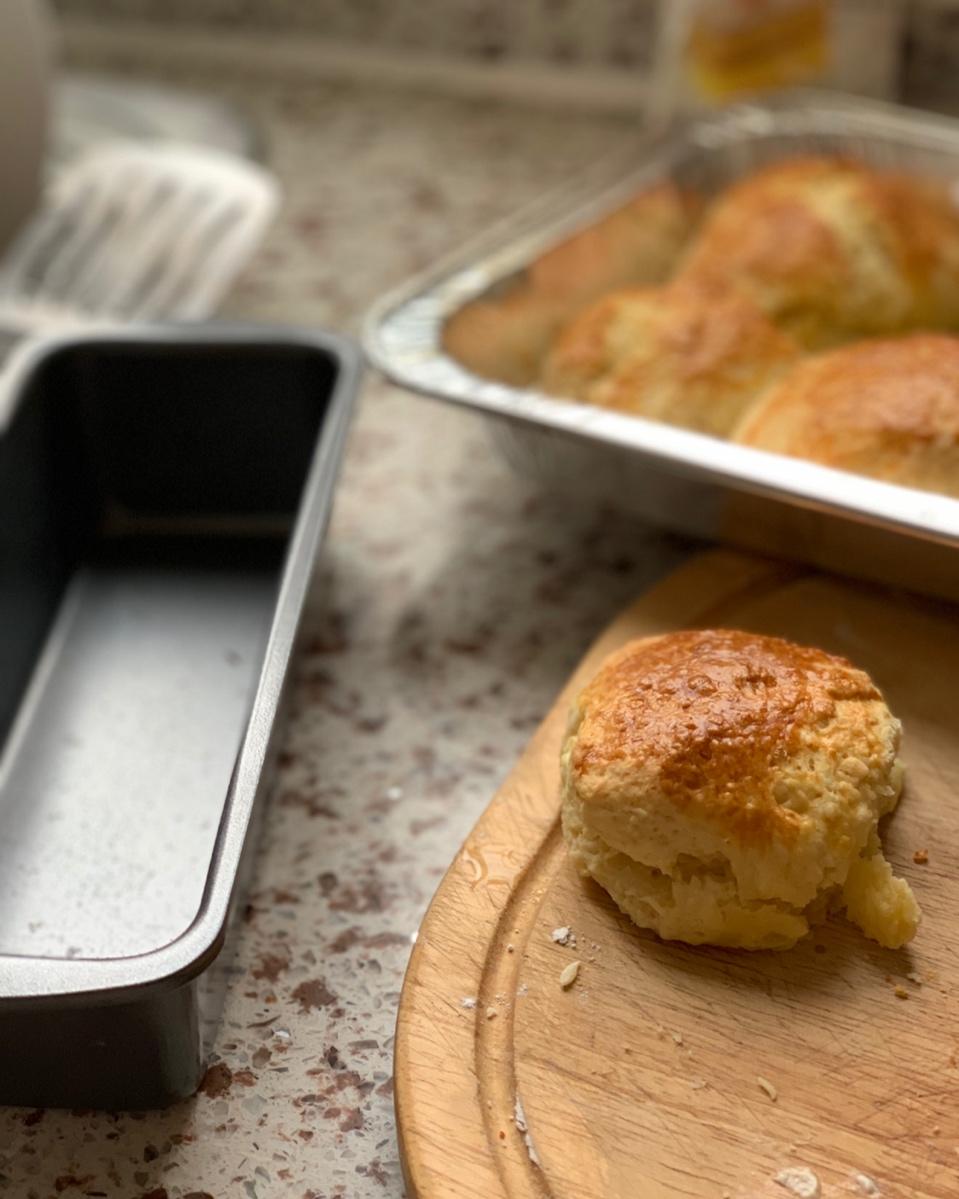 【视频】3分钟 奶油司康Scone(可能是世界上最快手的司康) 消耗淡奶油～