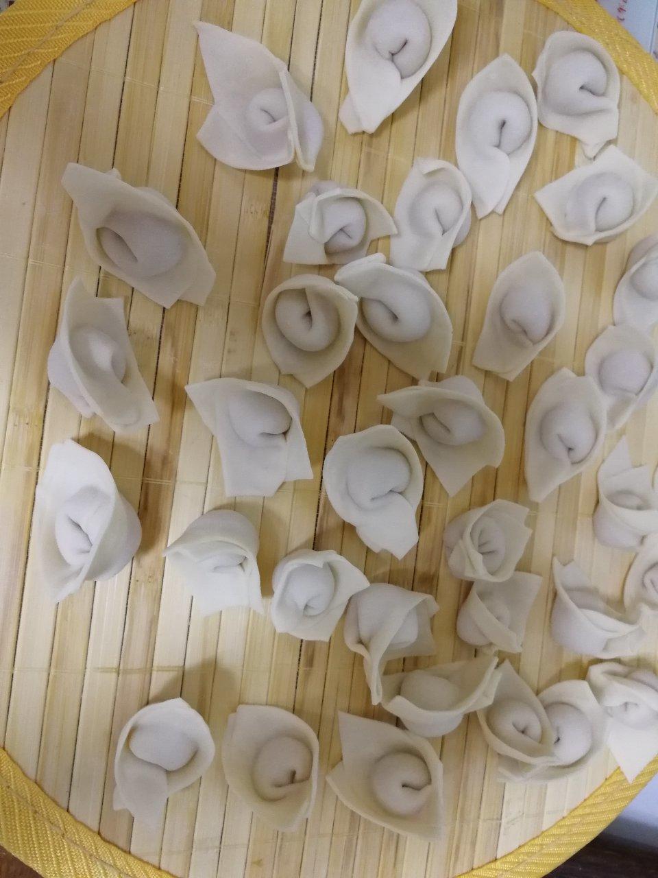 鲜肉小馄饨（调馅+馄饨包法）