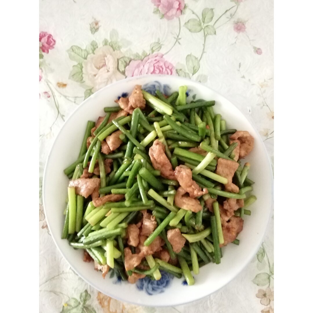 蒜台炒肉丝