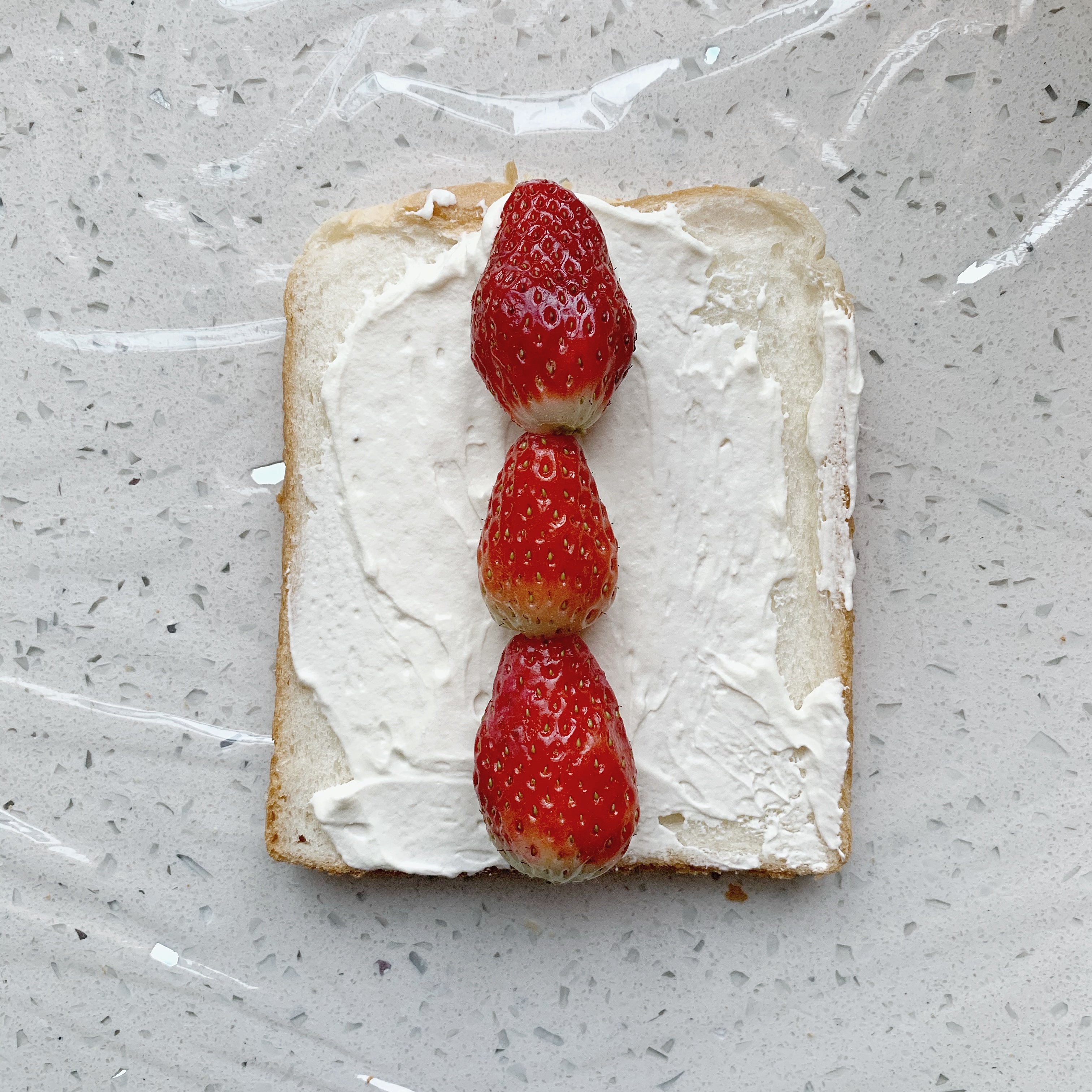 草莓🍓奶油三明治🥪的做法 步骤3