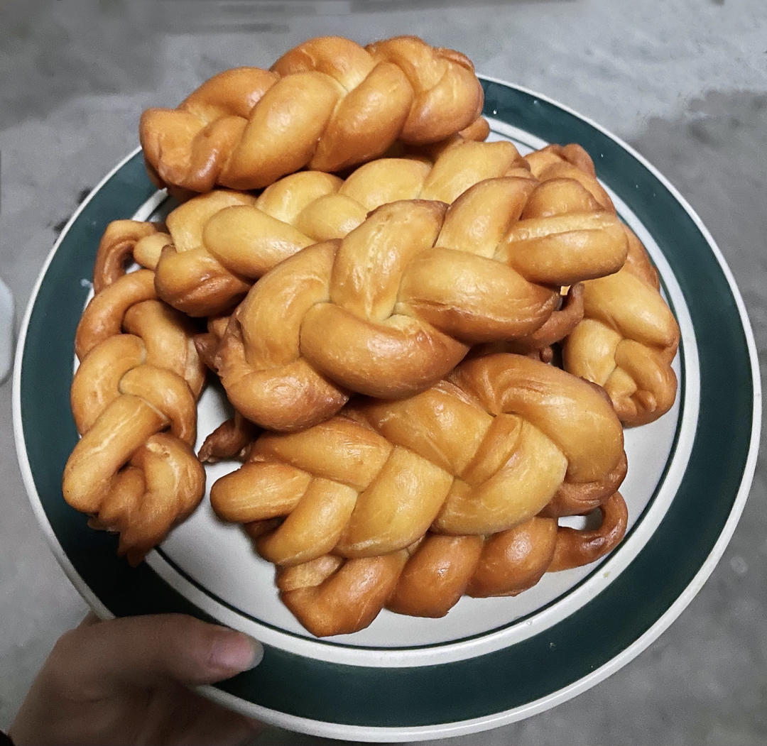 一次成功❗️外酥内软奶香蜂蜜大麻花❗️出锅就光盘～