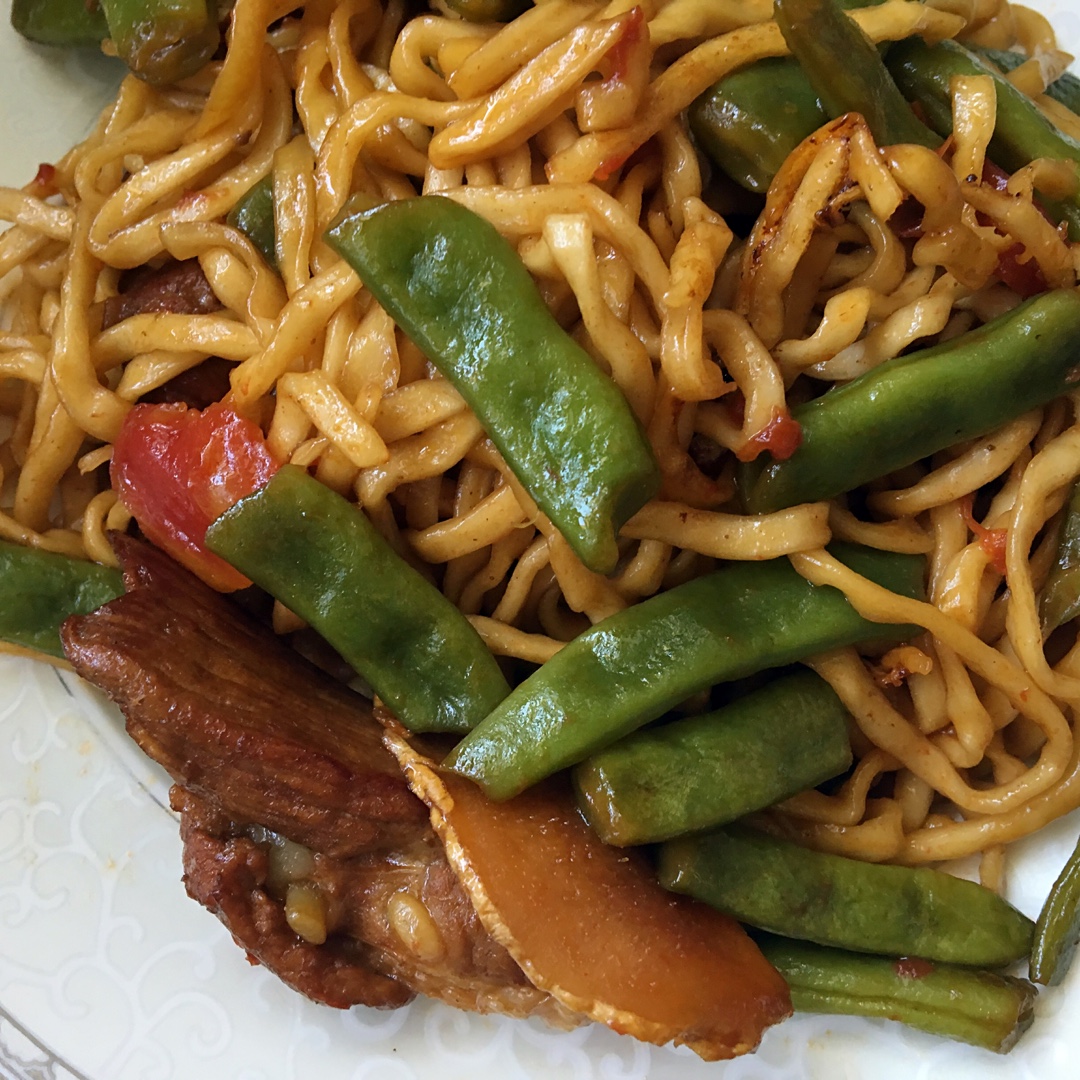 顺顺他爸做的蒸面四季豆焖面