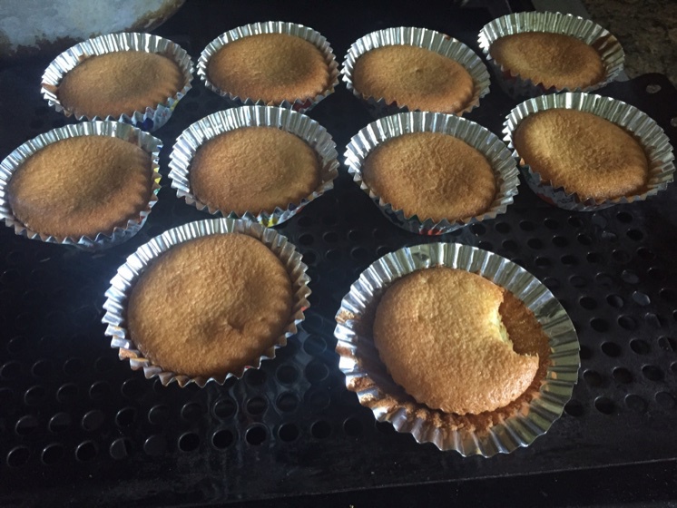 软绵绵戚风纸杯蛋糕