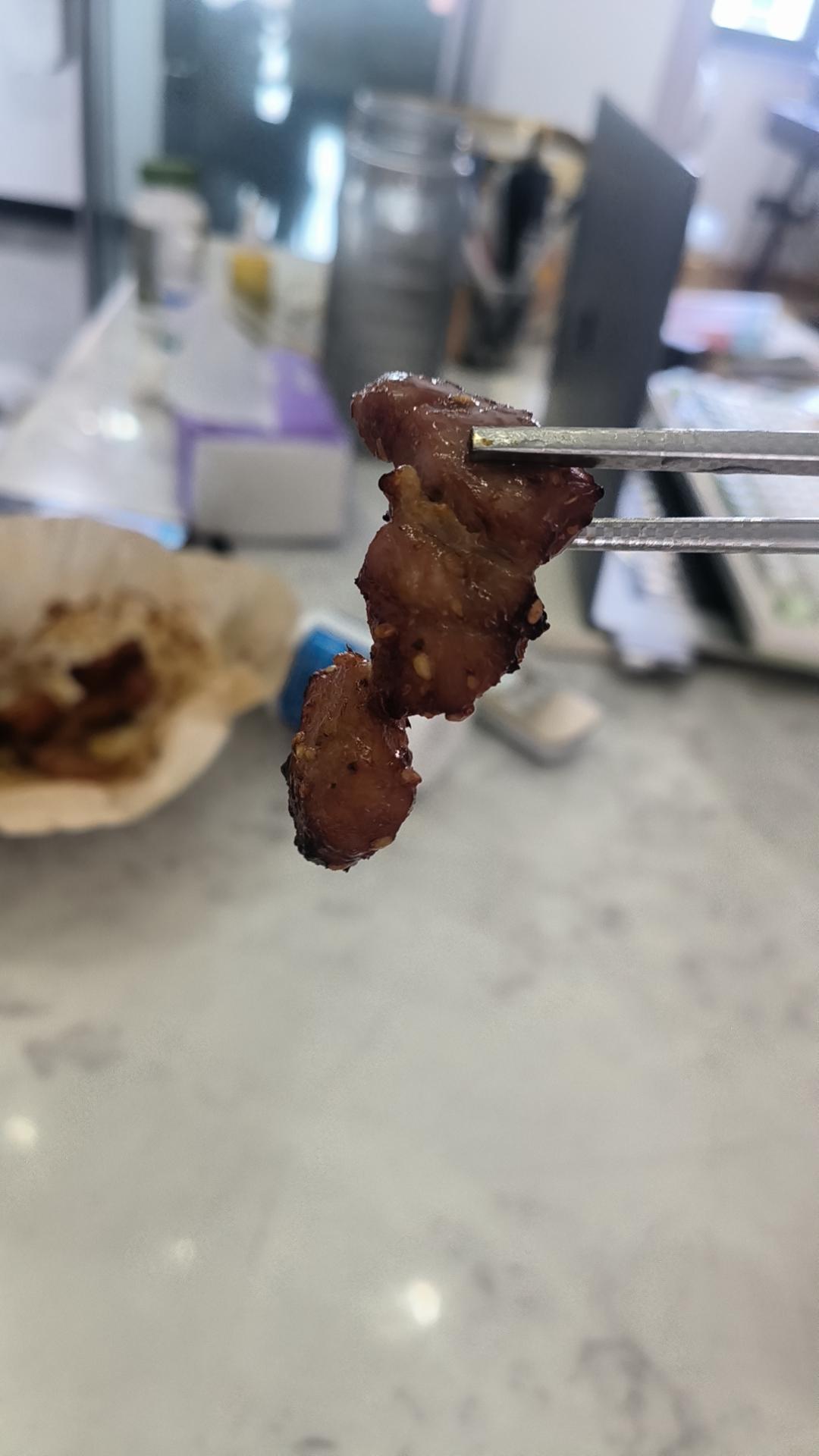 烤五花肉🥩这个夏天除了西瓜🍉当然还有烧烤🥓拥有烤箱的快乐🍺