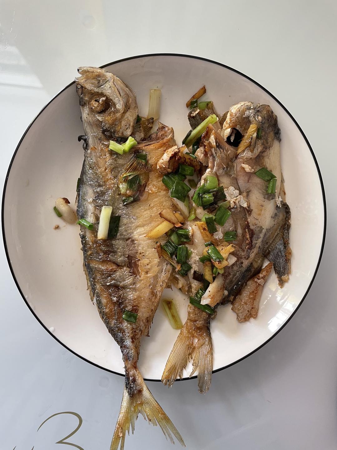 【幸福感爆棚的不粘锅煎鱼的做法步骤图】吃了不想胖nana_下厨房