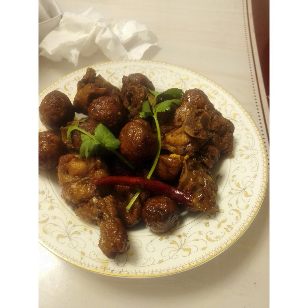 鹌鹑蛋红烧排骨
