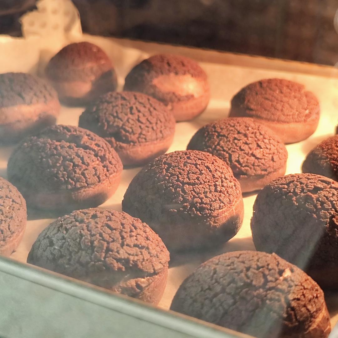 巧克力酥皮泡芙