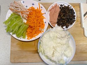 刮油减脂菜：素蒸白菜卷的做法 步骤2