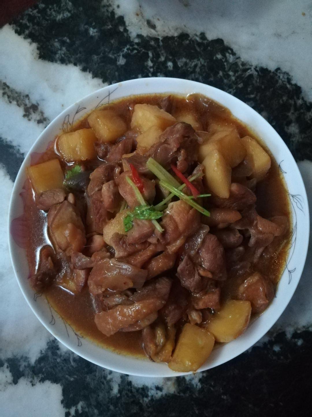 鲜香味浓土豆烧鸡（还是焖鸡？炒鸡？随便啦）