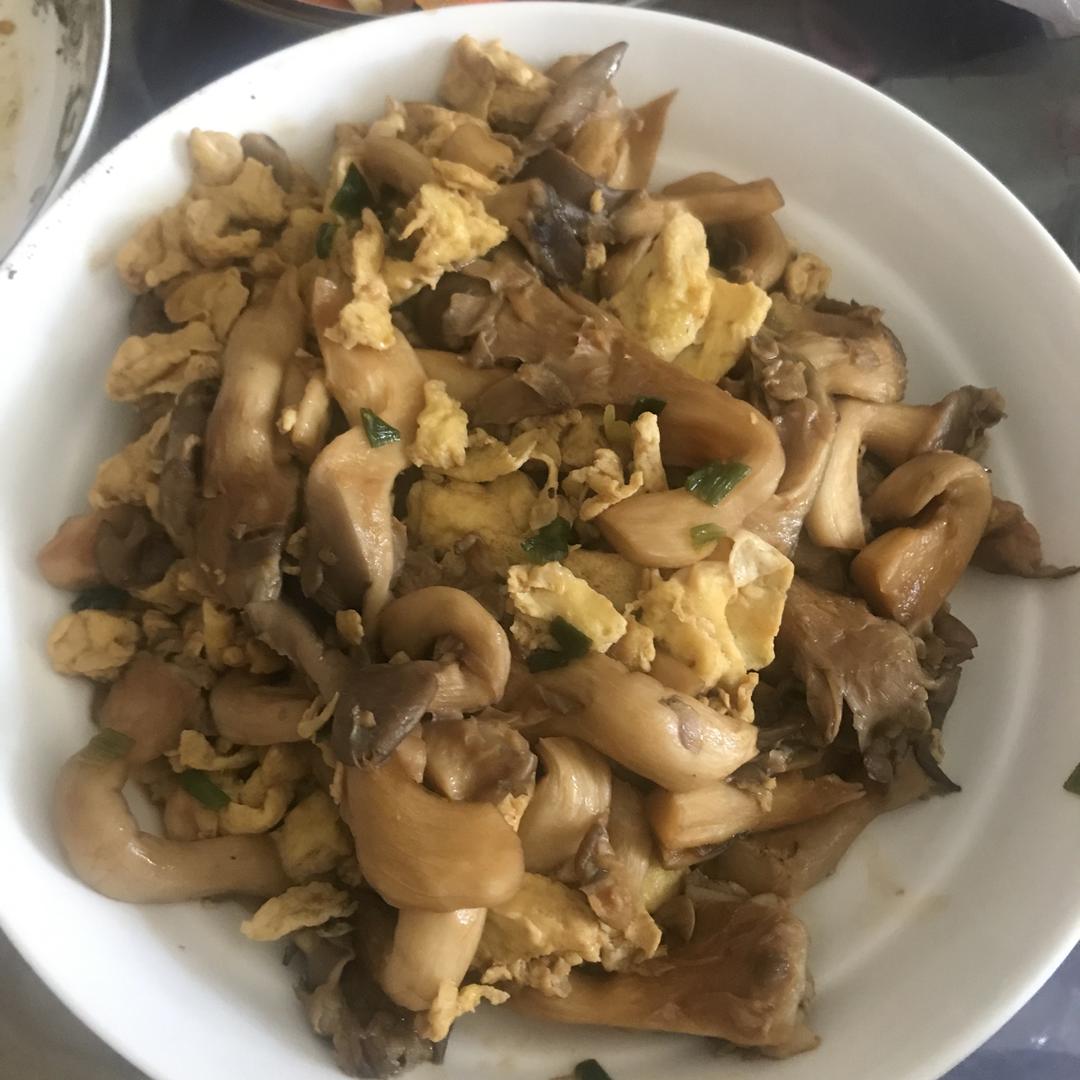 平菇炒鸡蛋