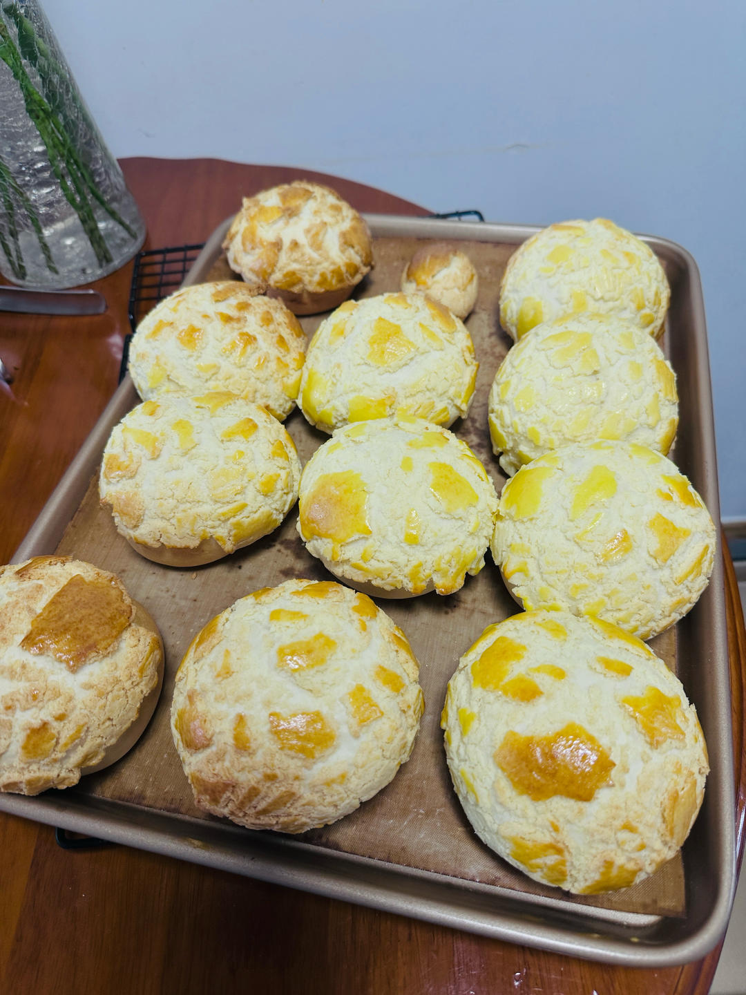 好吃到极致经典脆皮菠萝包