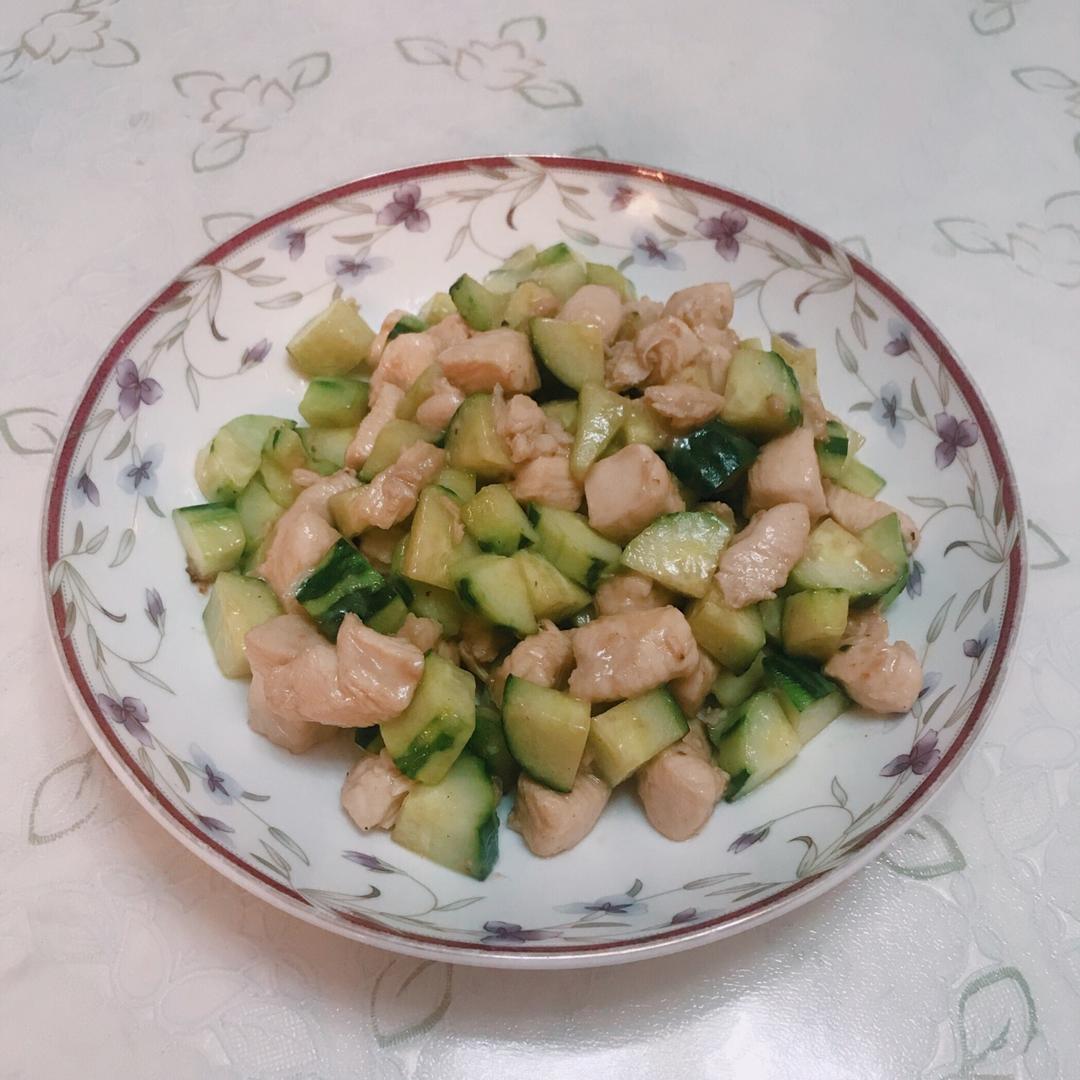 胡萝卜黄瓜鸡胸肉