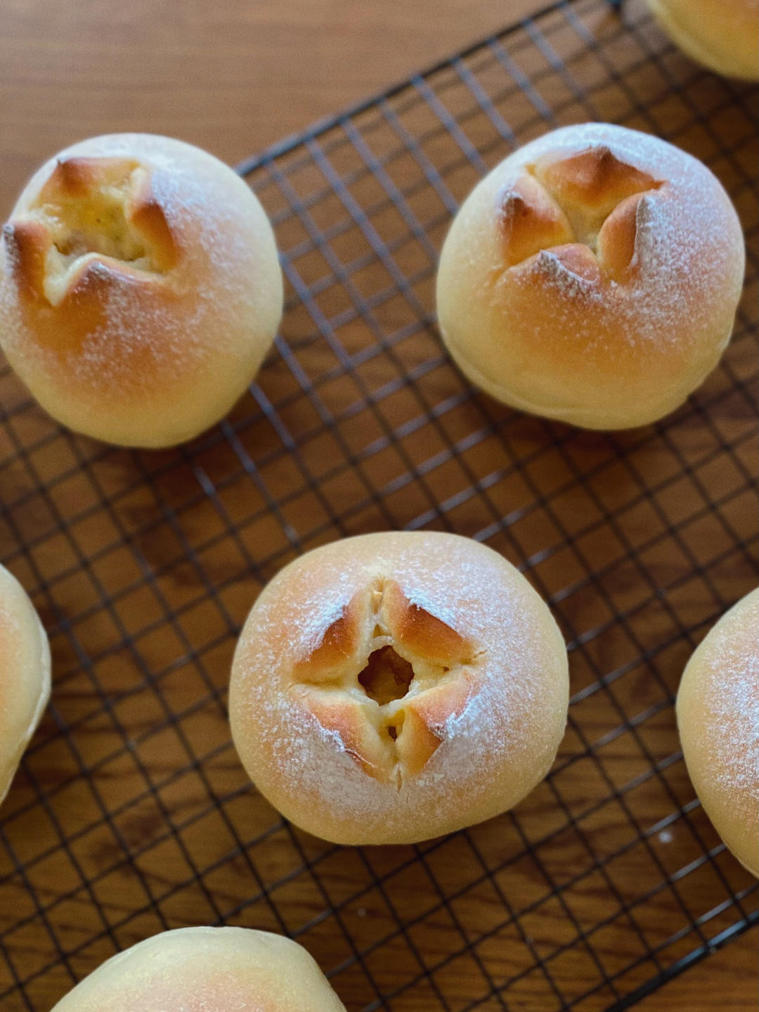 (超好吃的咸口面包）爆浆培根芝士面包