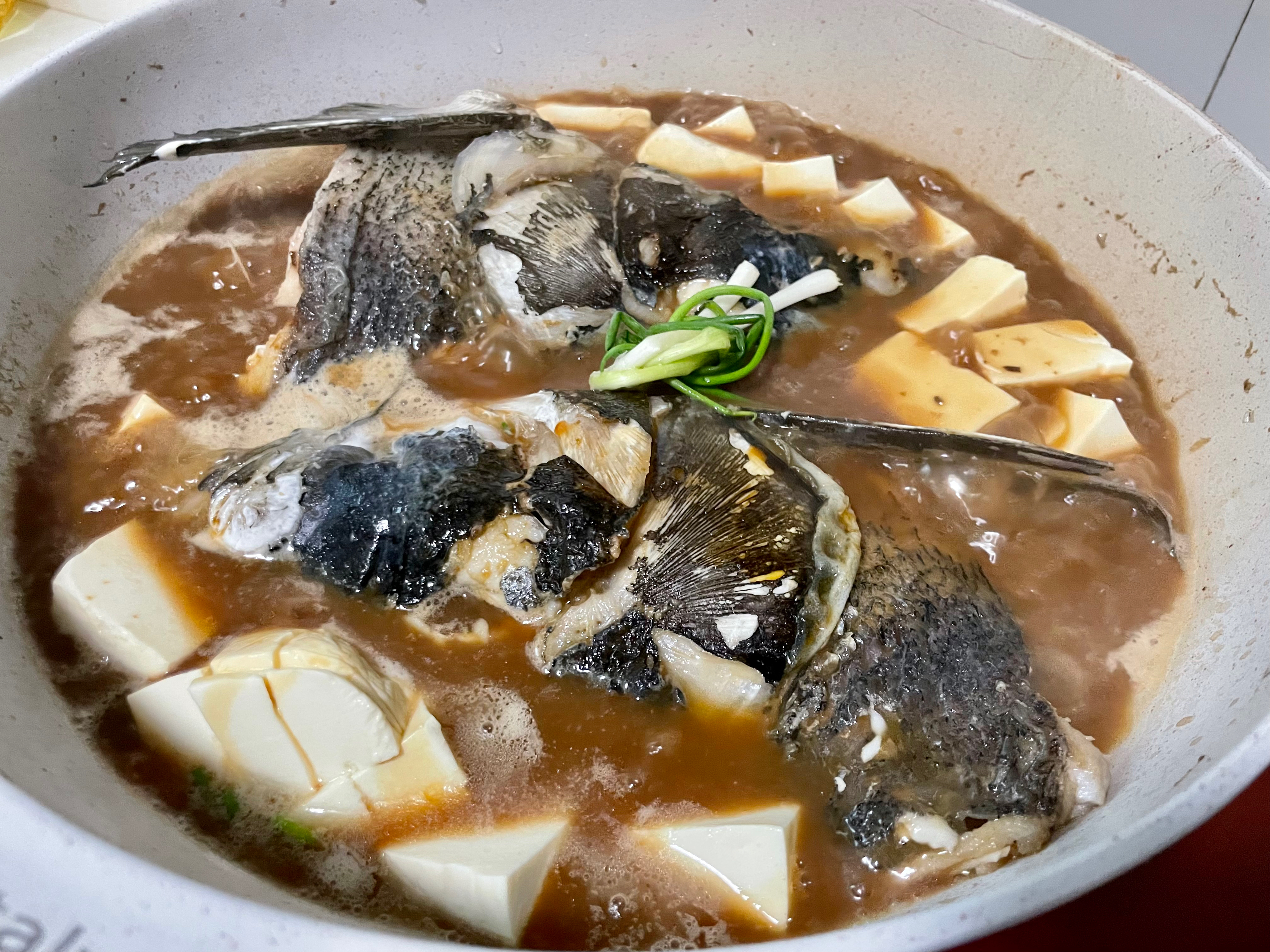 红烧鱼头豆腐汤的做法 步骤14