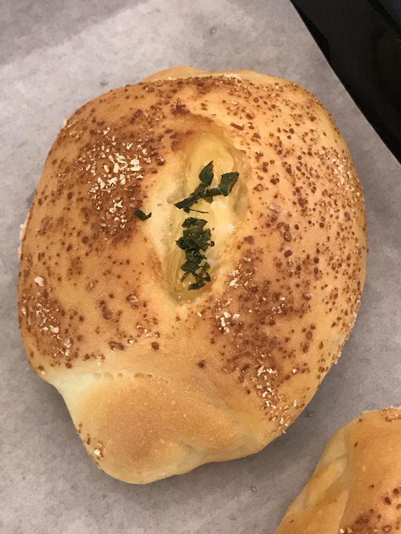 可爱哒小胖砸‼️葱香芝士火腿面包🥯