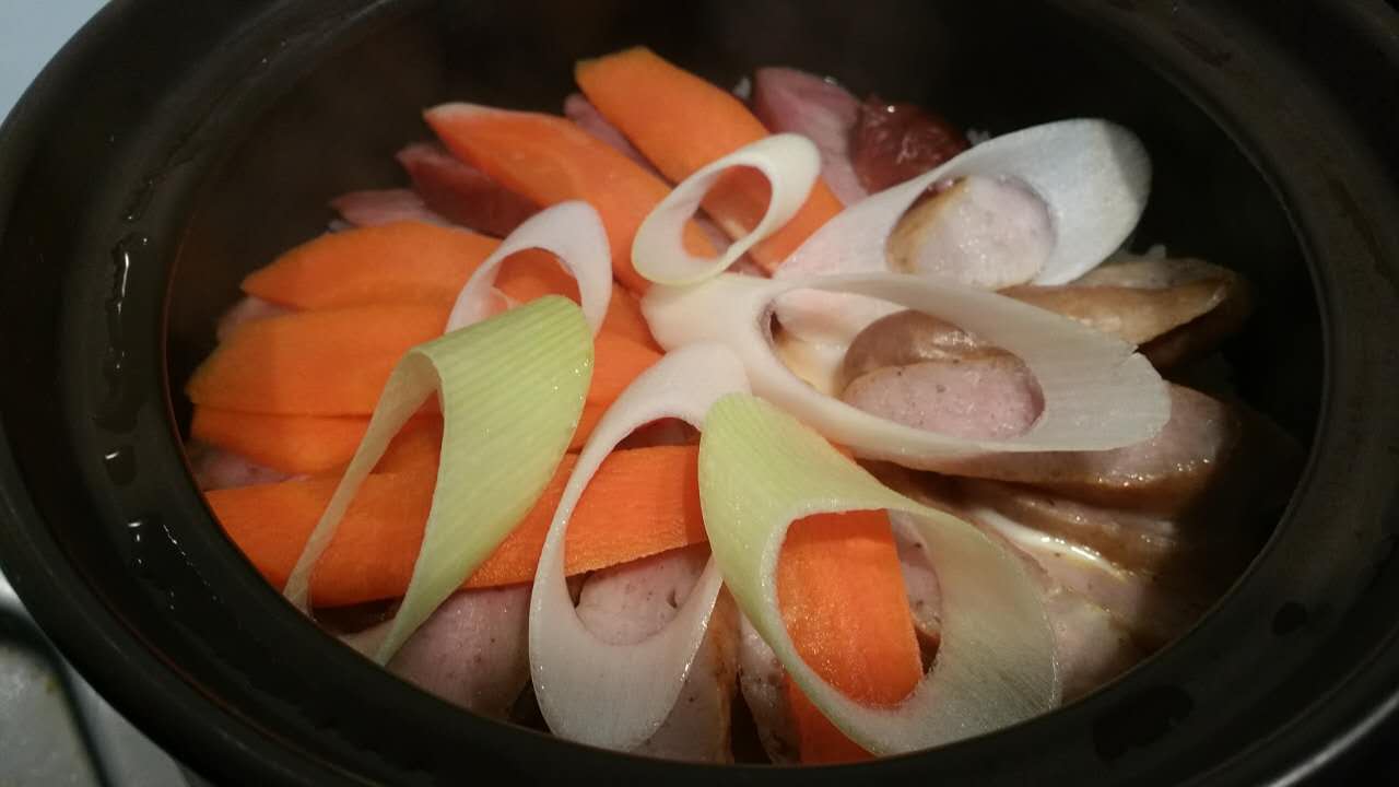 香肠煲仔饭
