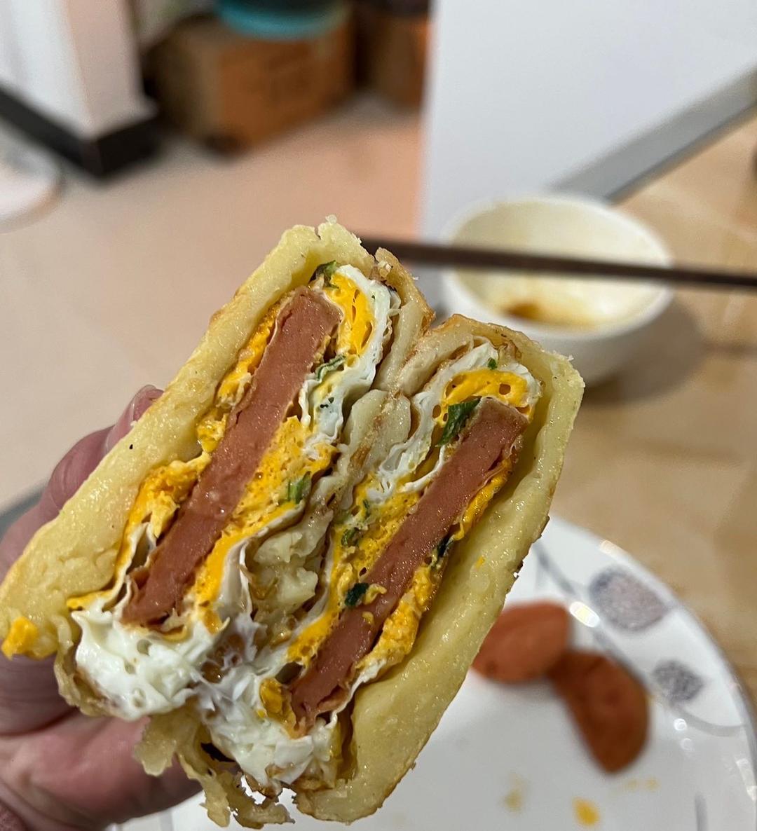 脆皮软糯鸡蛋汉堡