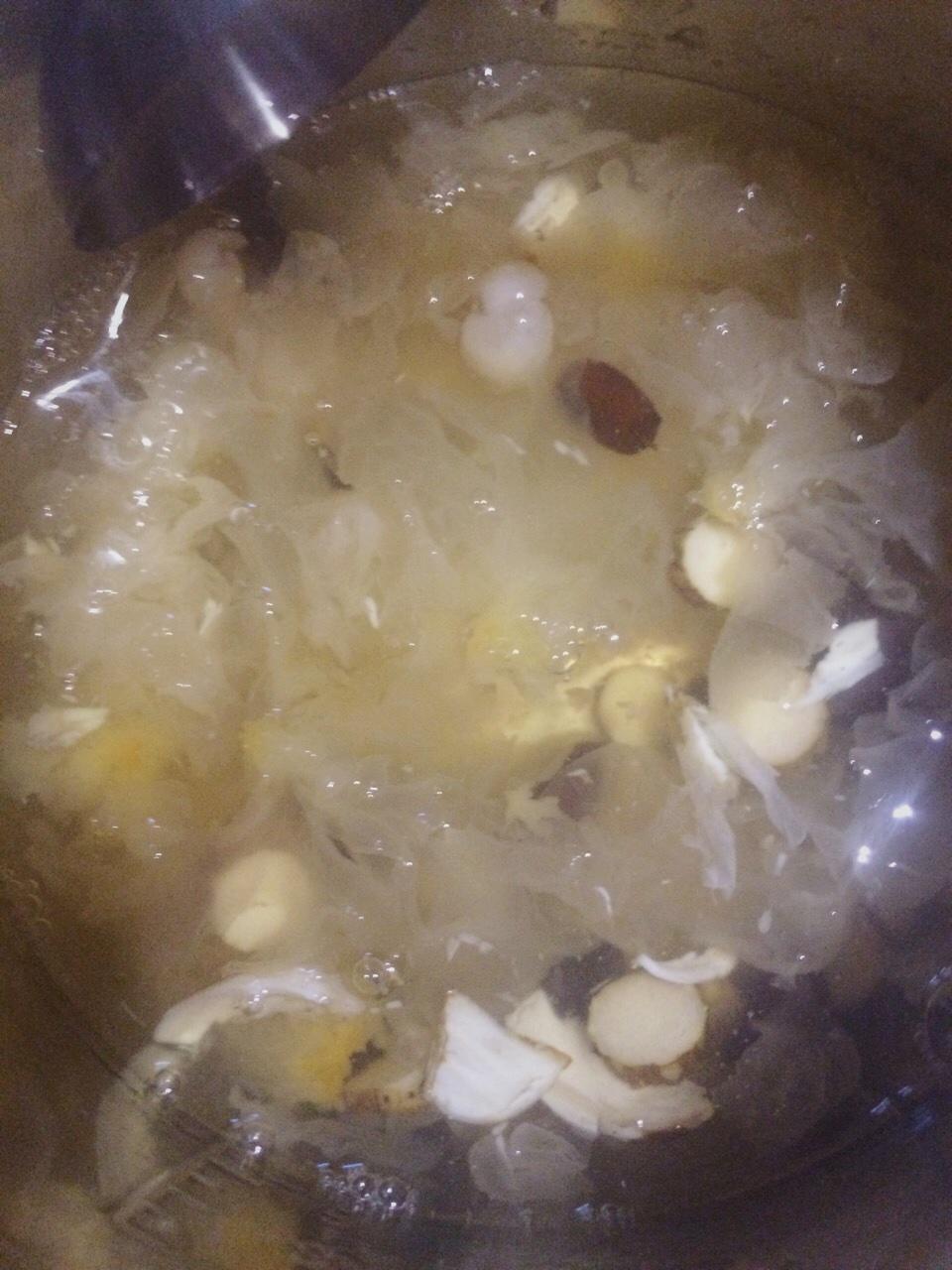 银耳红枣粥
