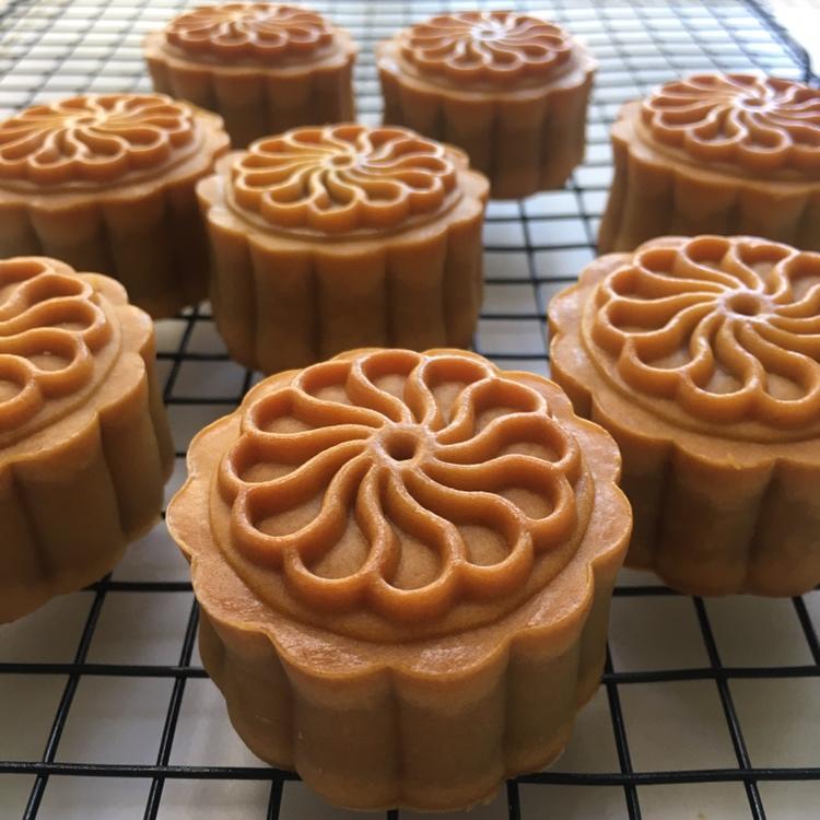 广式豆沙月饼（75克、50克、各种规格都有）