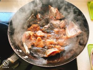 美味砂锅鱼头煲的做法 步骤4
