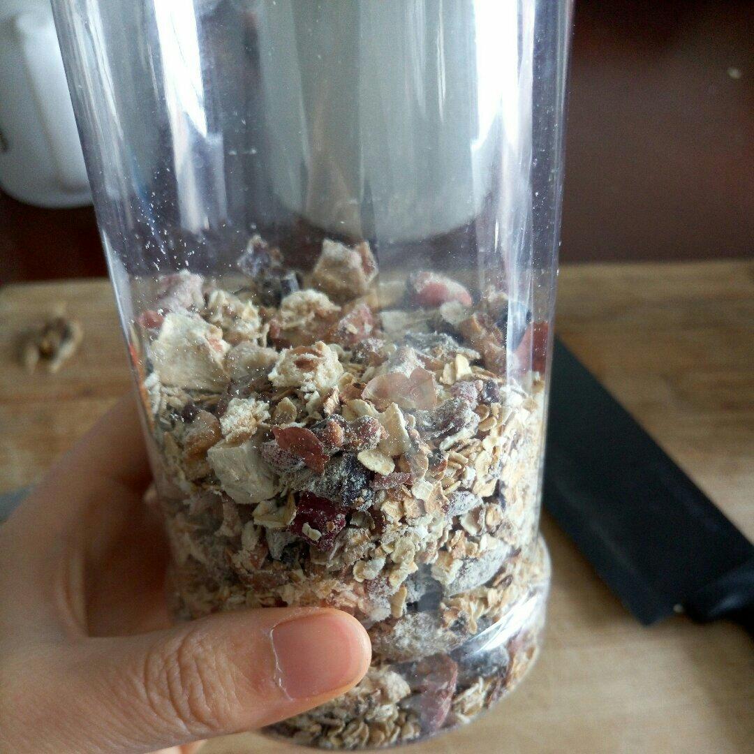 Today's breakfast 格兰诺拉脆麦片