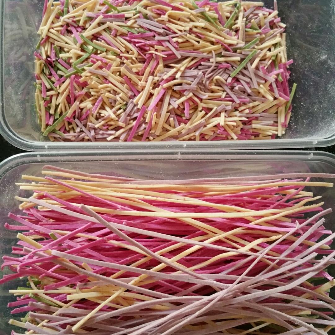 自制彩色手工面条/挂面