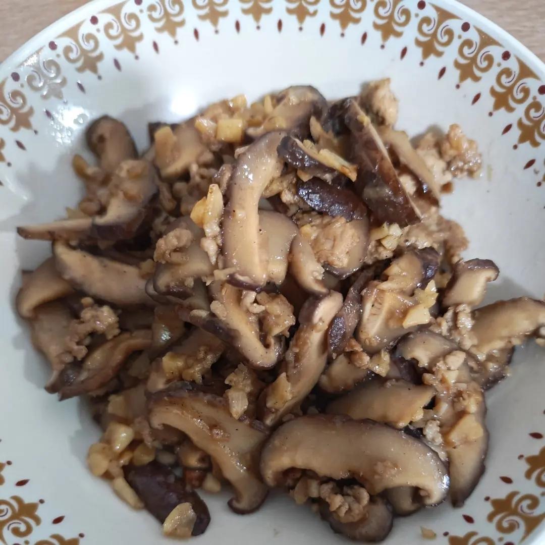 香菇这样炒比肉都好吃😋素炒香菇