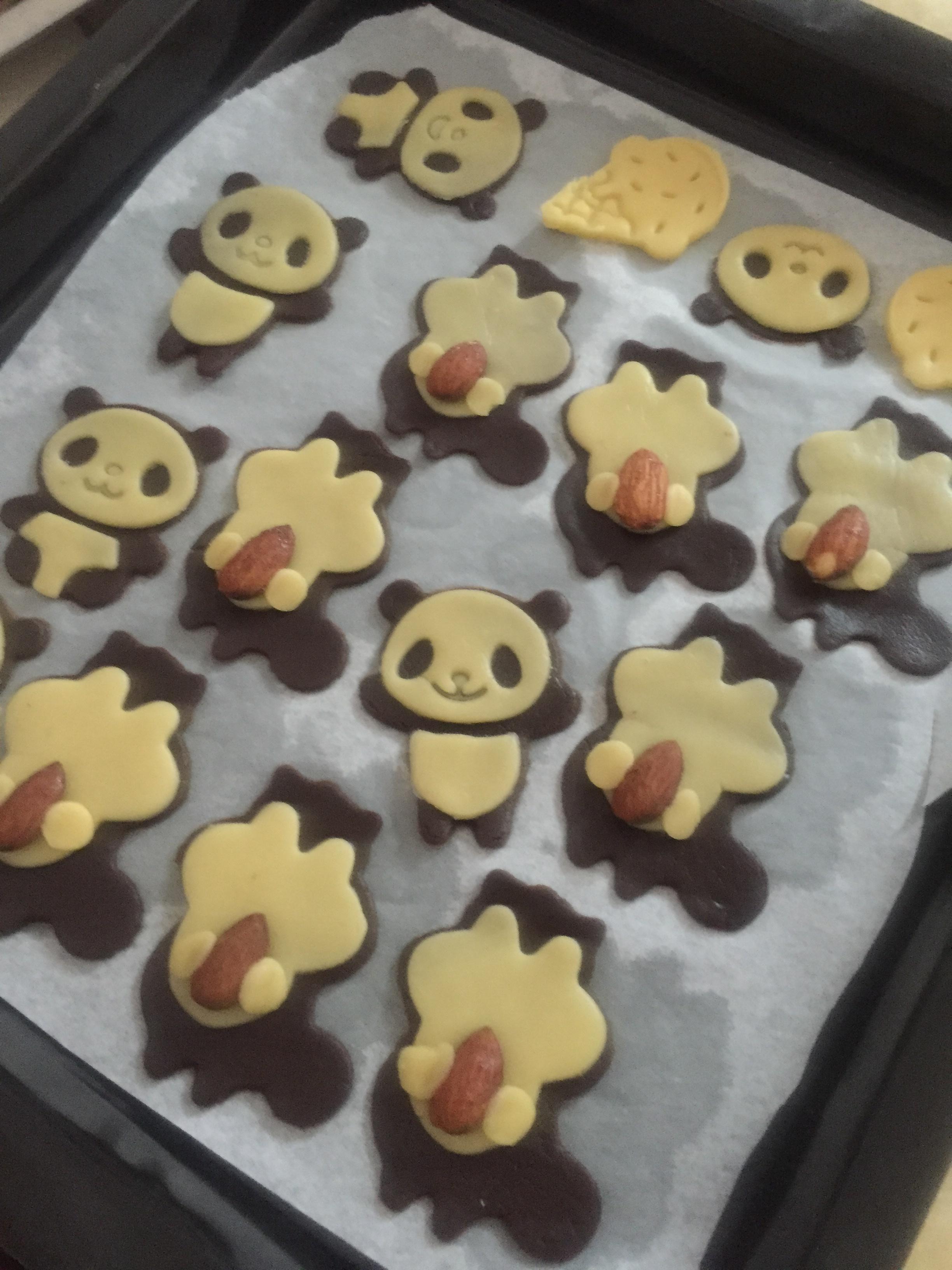 卡通饼干 － 杏仁小松鼠饼干和熊猫饼干的做法 步骤8