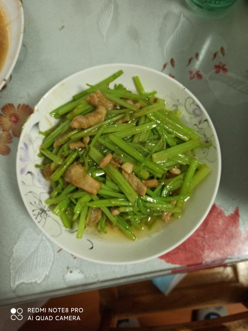 芹菜炒肉丝
