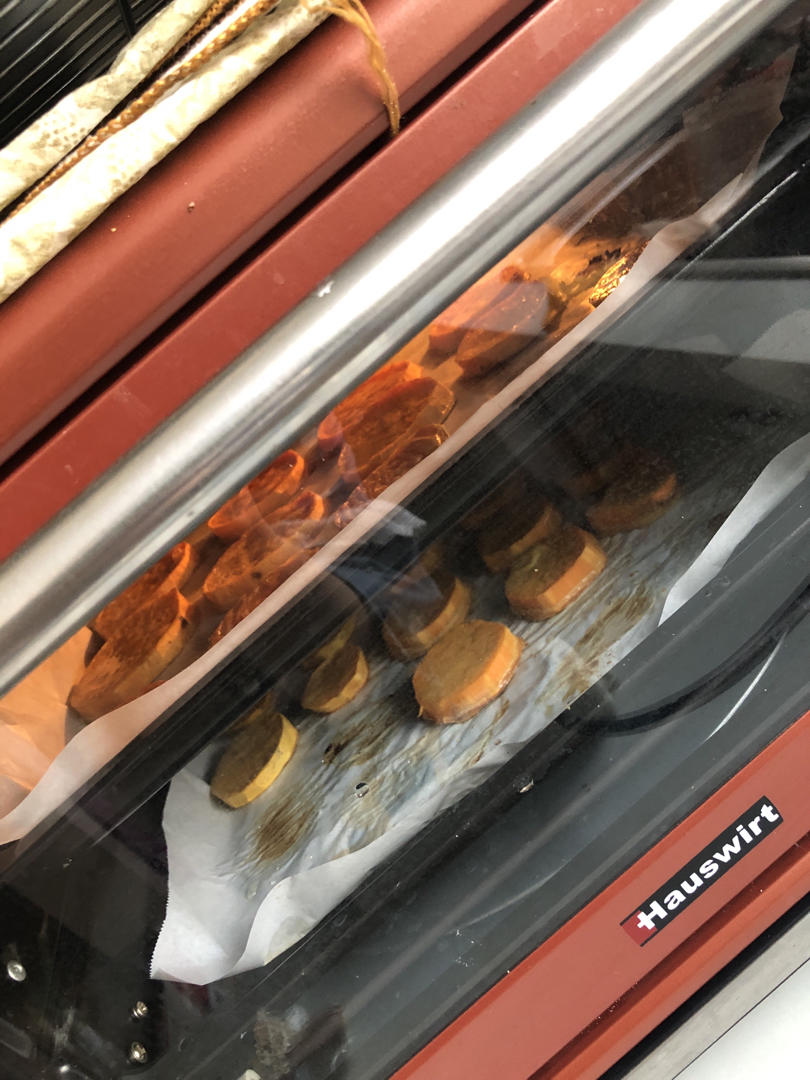 香甜可口的蜂蜜烤红薯片