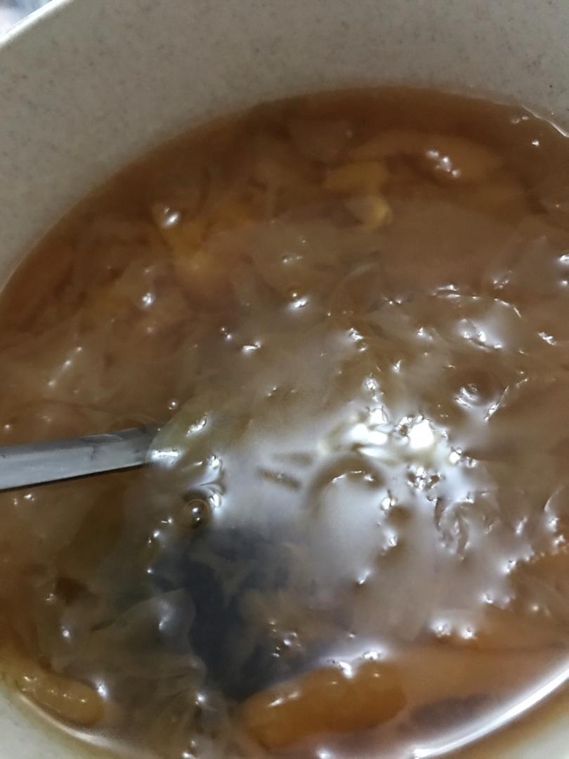 连吃三碗的木瓜枣子炖银耳