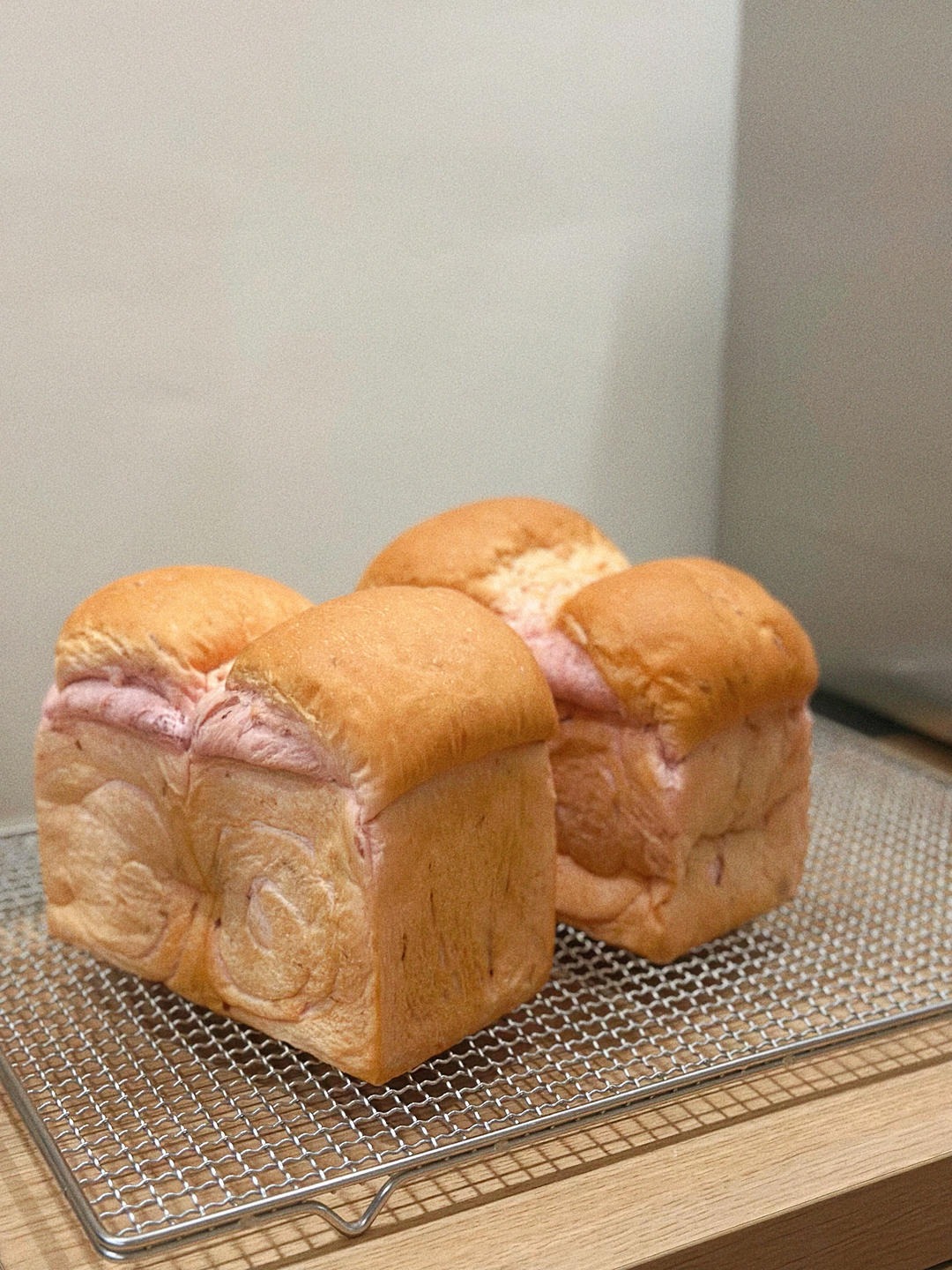 色与香同赋的玫瑰吐司