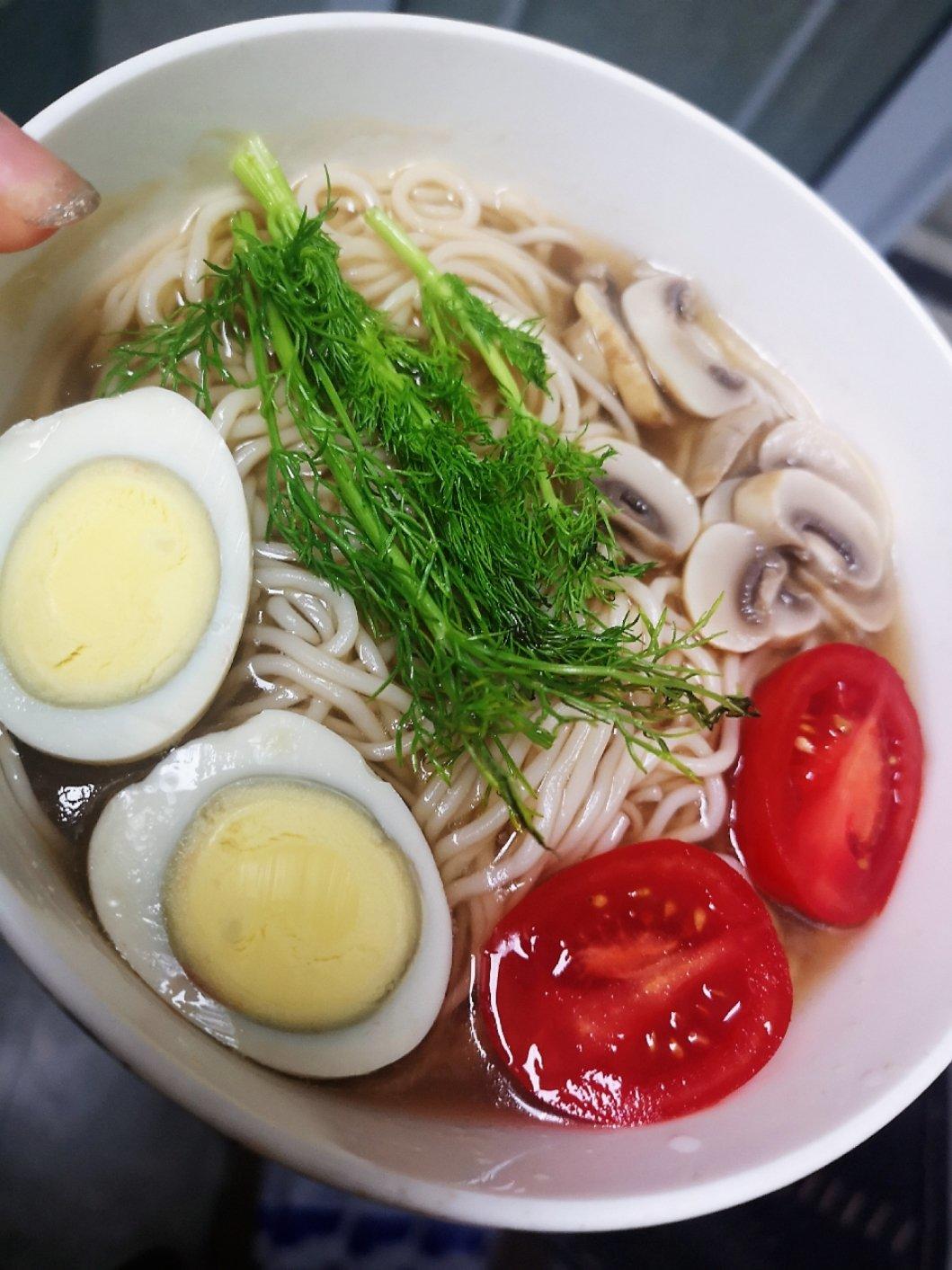 夏洛特烦恼｜茴香打卤面