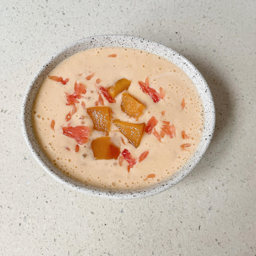 港式甜品——杨枝甘露(芒果西米露)附芒果花切法