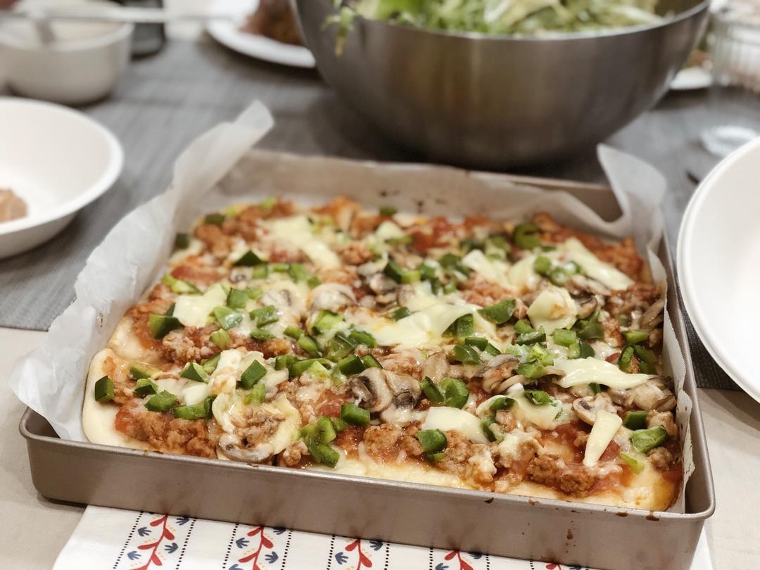 薄脆披萨（附五星酒店饼底配方）