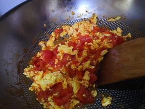 快手西红柿炒鸡蛋的做法 步骤12