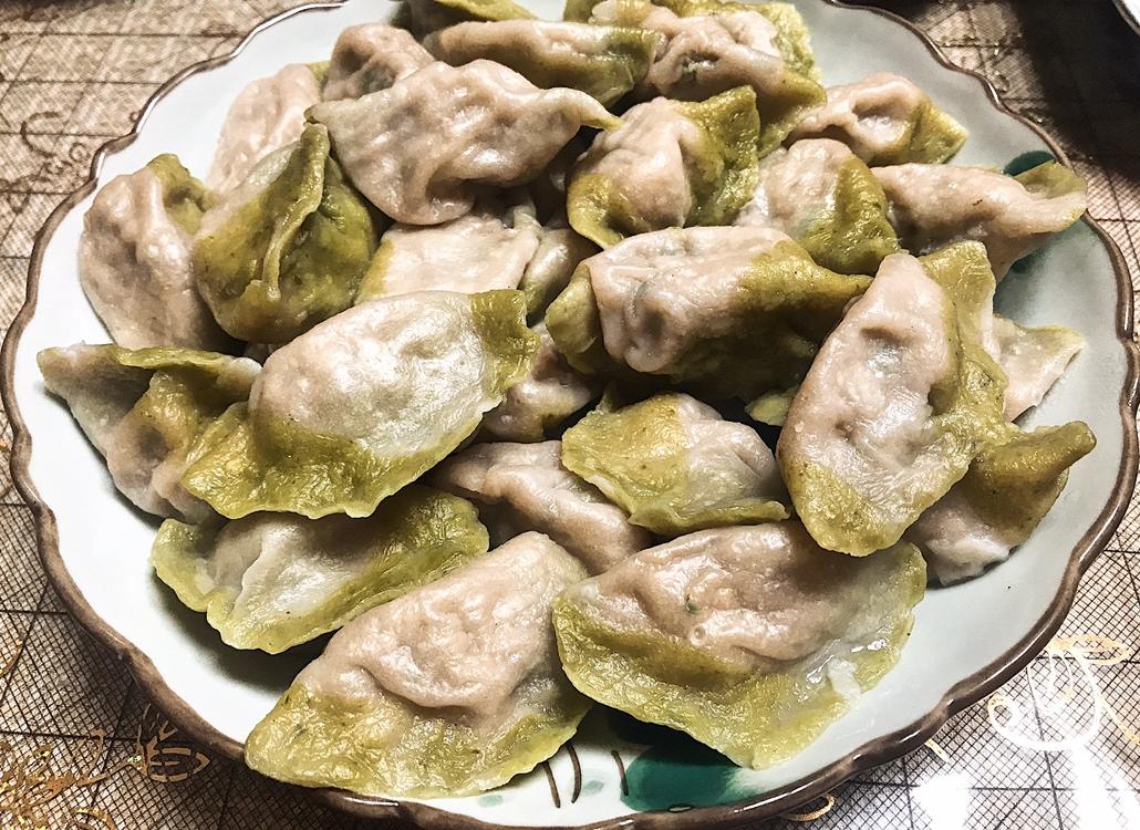 翡翠白玉白菜饺子详细版（附翡翠白玉白菜饺子包法，翡翠白玉饺子皮两种制法，面包机和面，翡翠白玉烧卖，各种馅料搭配）