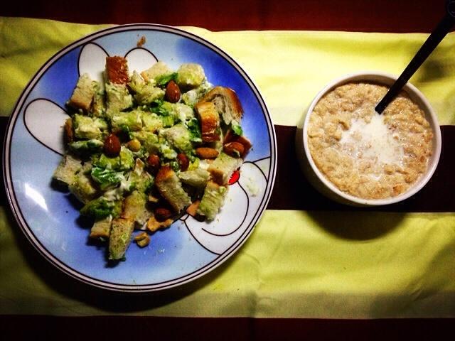 【寝室限电党的美味早餐】牛奶燕麦粥+牛油果面包沙拉的做法
