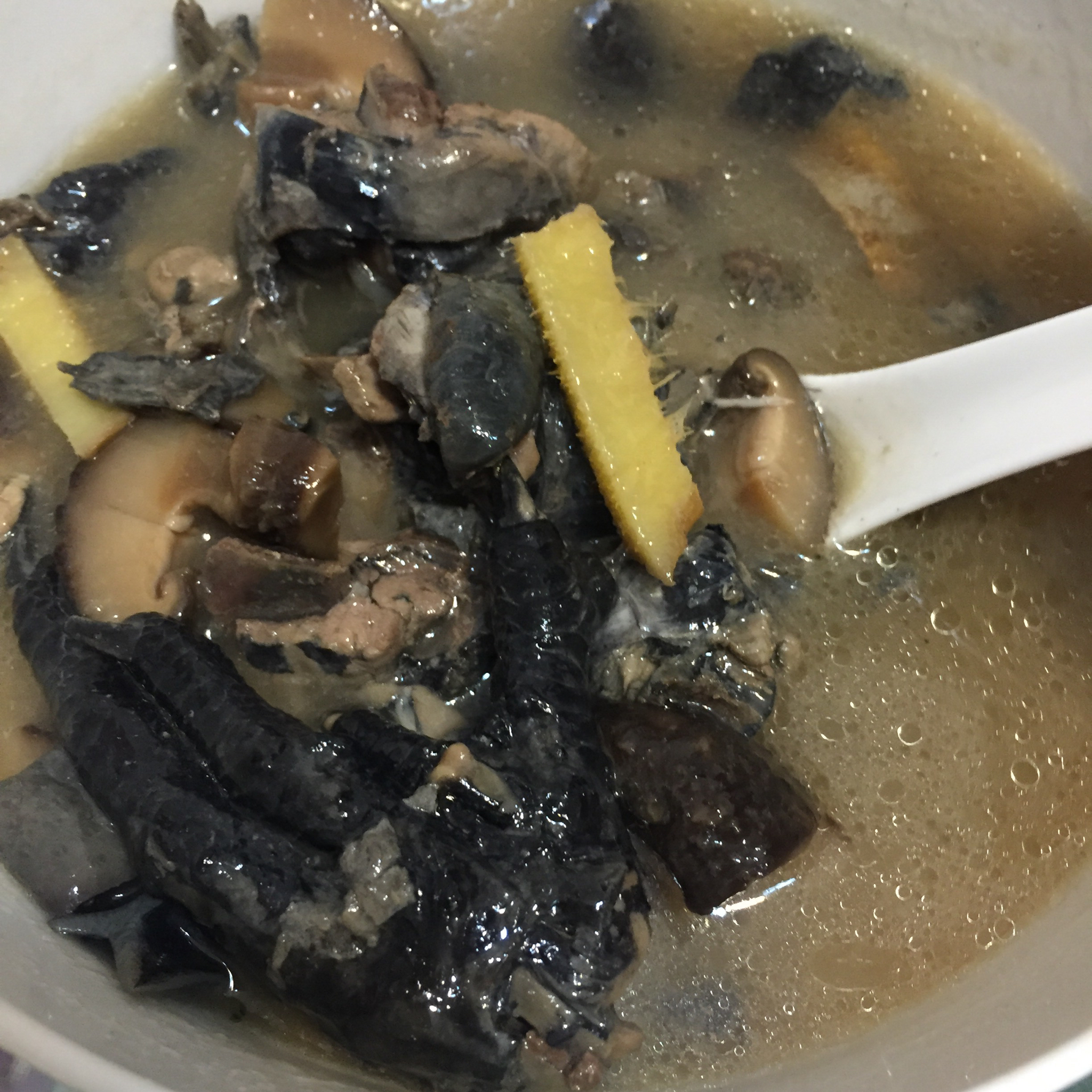 乌骨鸡煲汤