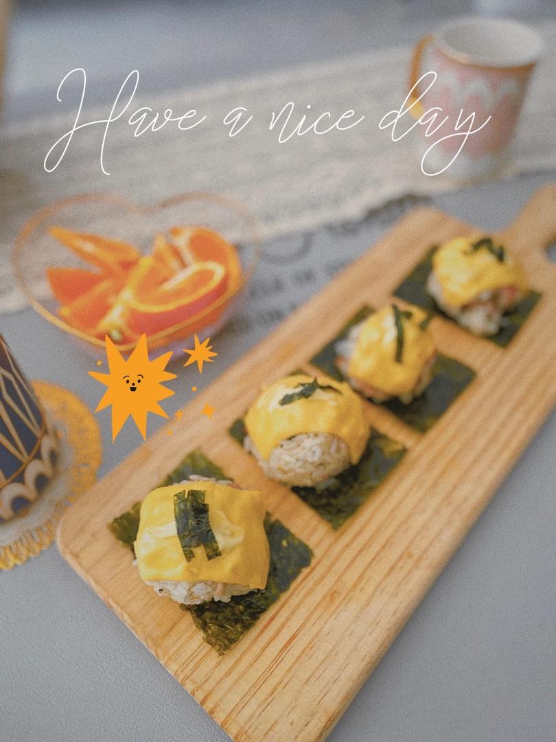 奶酪片烤饭团。