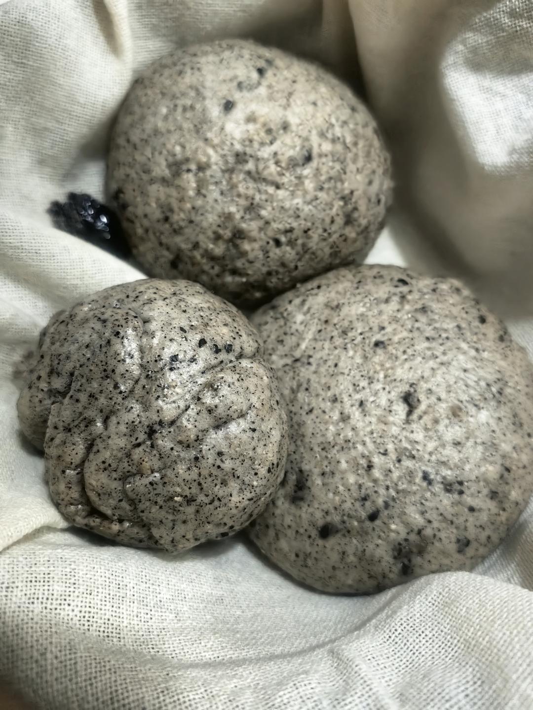 阿黎的芝麻流沙馅