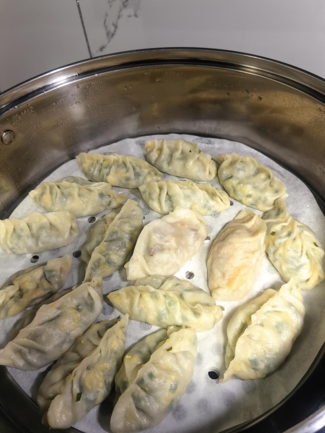 韭菜鸡蛋烫面蒸饺