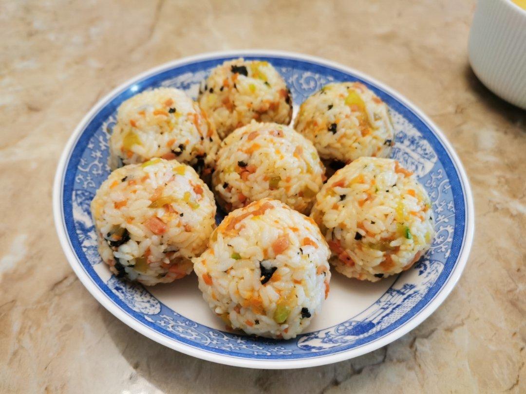 小盆友超爱的肉松饭团子