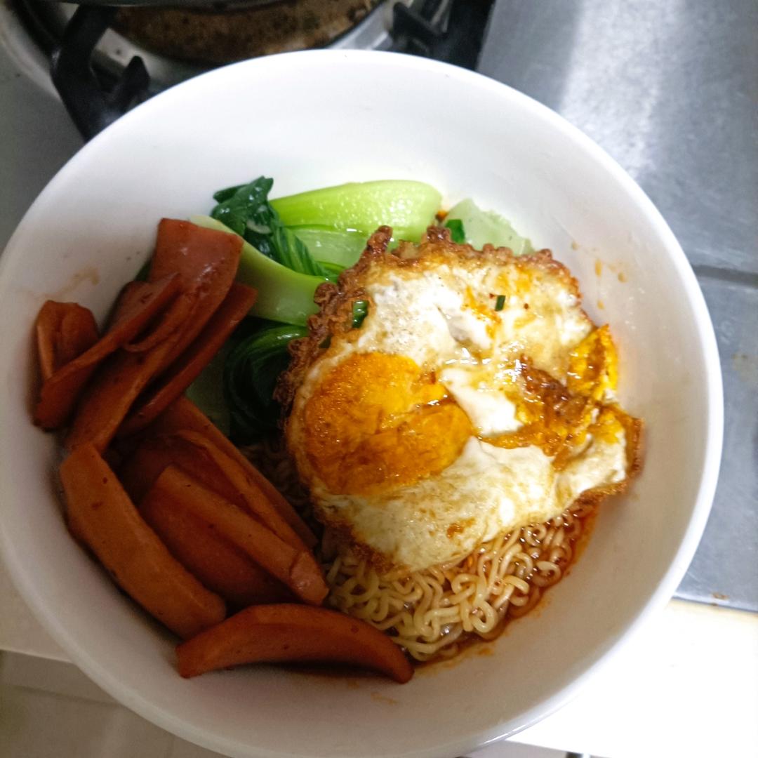 🔥好吃到一滴汤汁都不能放过～酸汤泡面