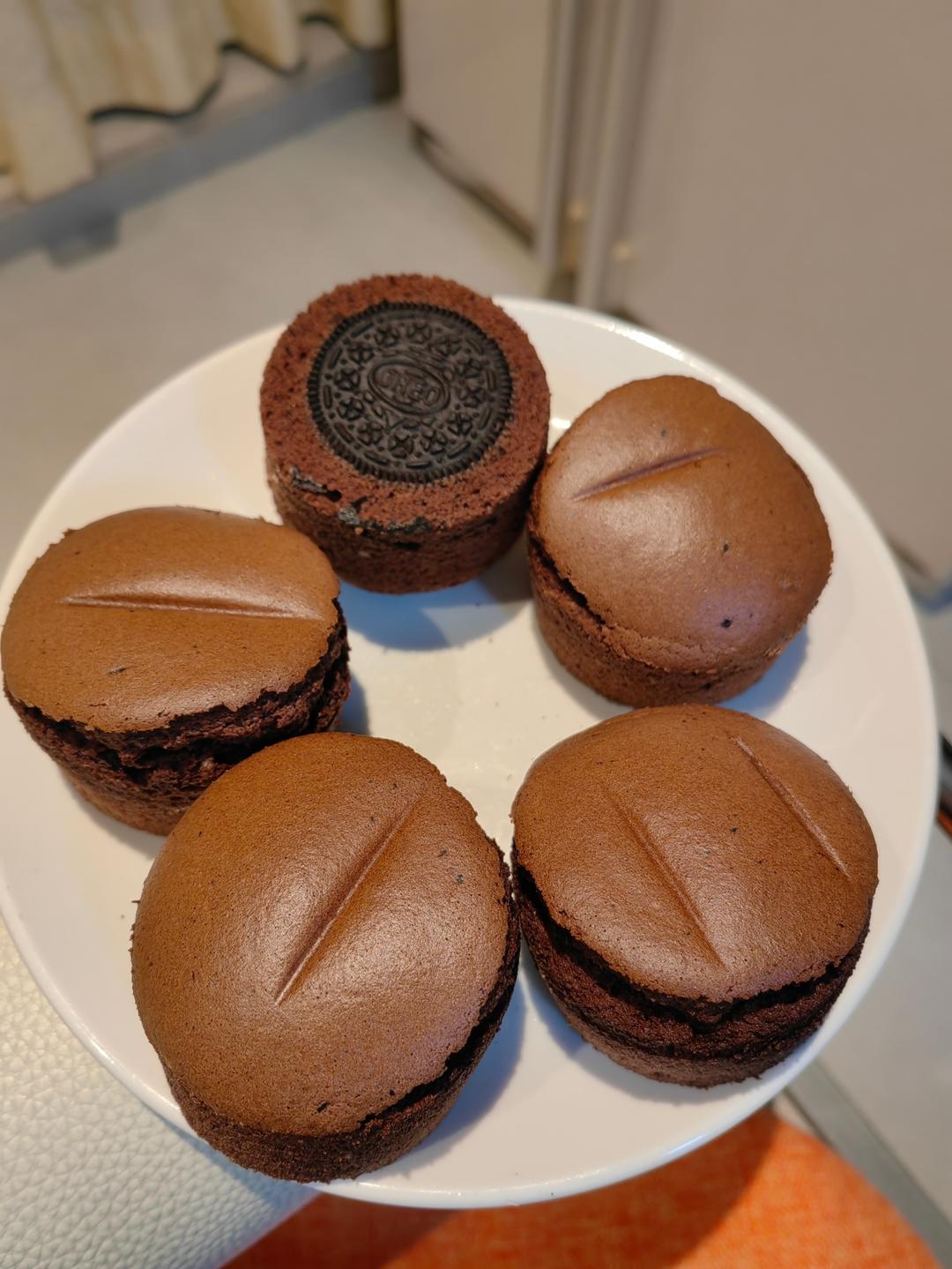 不开裂不回缩，零失败的可可海绵纸杯蛋糕