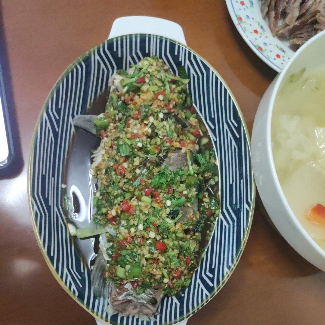 《快手川菜》鲜辣凉拌鲫鱼