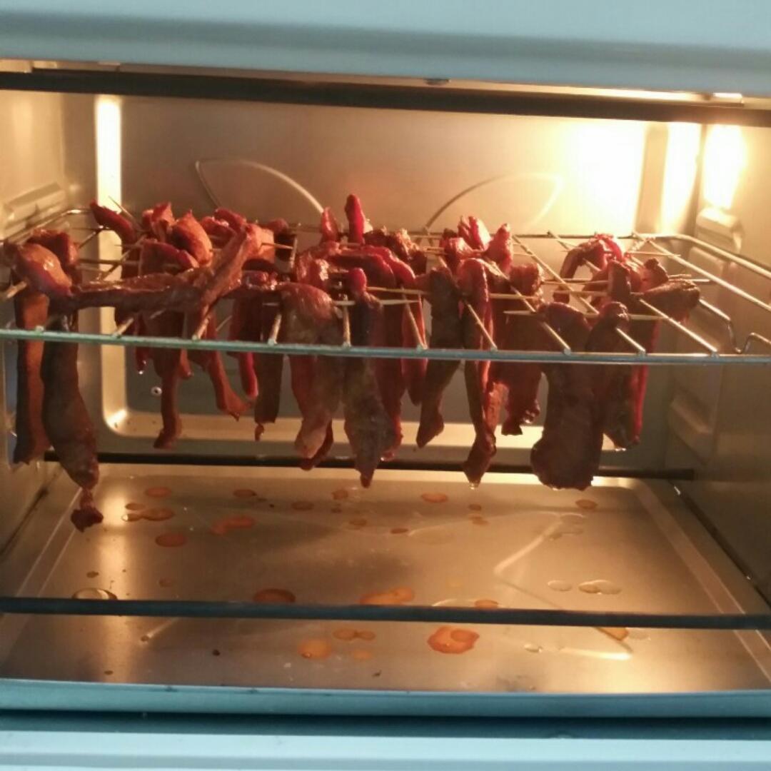 大小人的零食～猪肉干