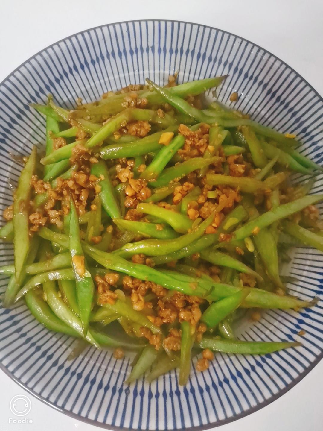 肉沫炒芸豆丝