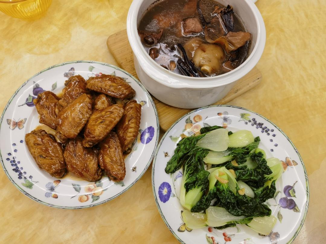 外婆教我的红烧鸡翅·连汤汁都狠好吃！！！