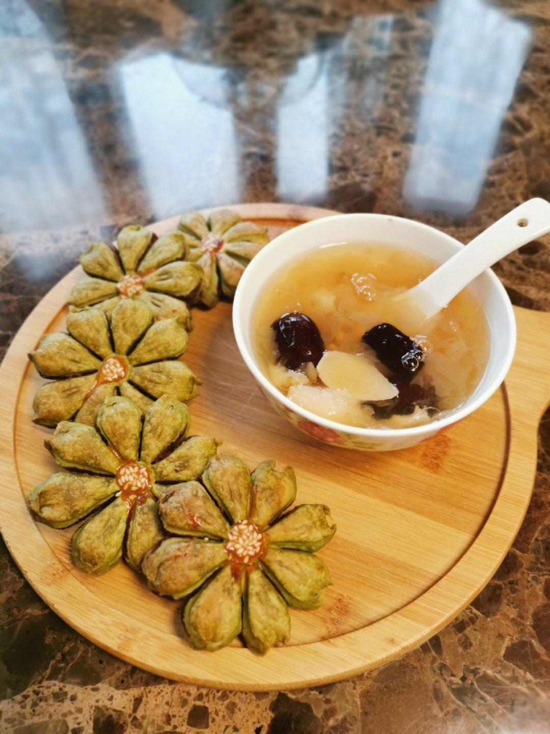 新年秀厨艺时间到！震惊四座的【豆沙葵花酥】！